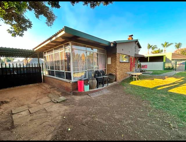 3 BEDROOM HOUSE FOR SALE IN BRENTHURST